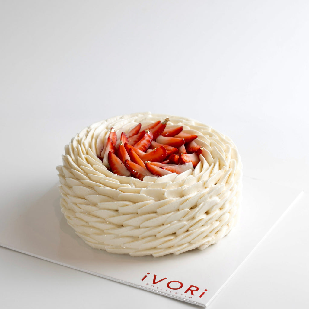 Fraise Vanille (Whole Cake)