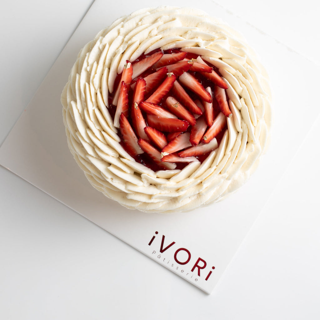 Fraise Vanille (Whole Cake)